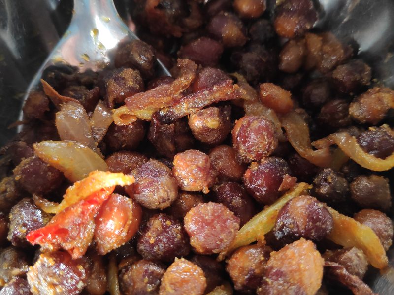 Chana masala, spiced chickpea curry